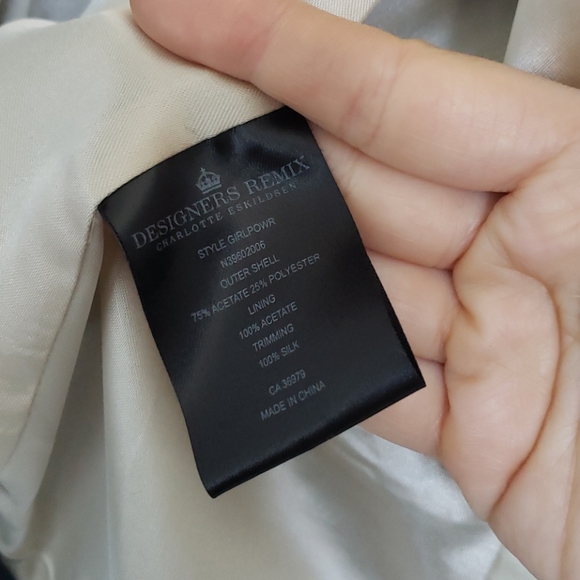 Black silk blazer - tuxedo style - Picture 4 of 4